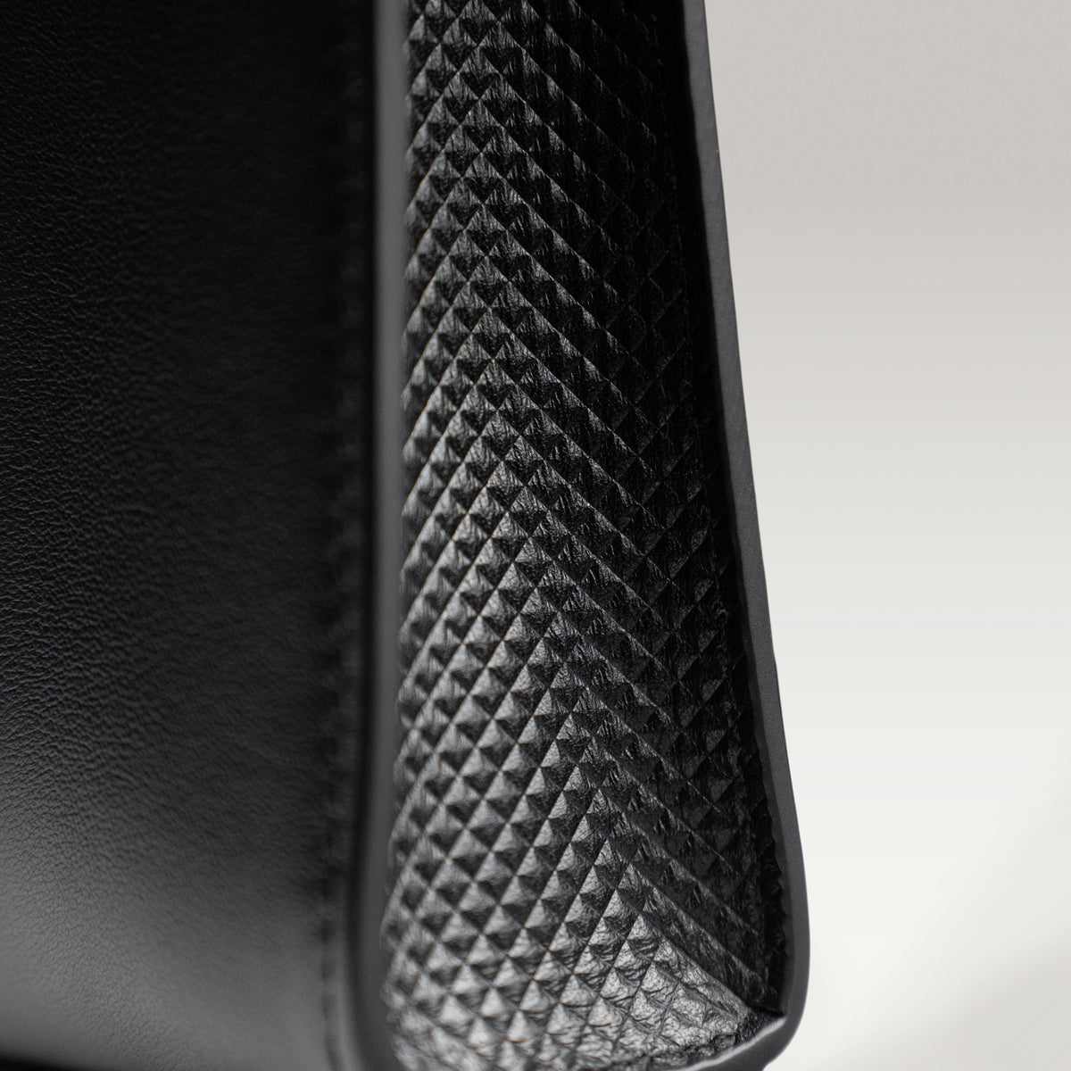 [Colour:Obsidian Black]