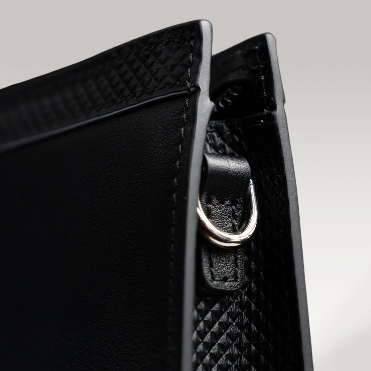 [Colour:Obsidian Black]