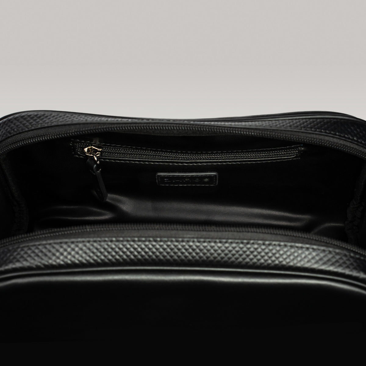 [Colour:Obsidian Black]